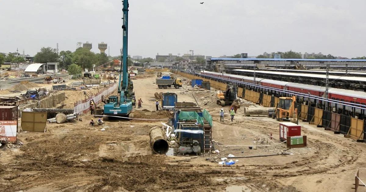 मुंबई-अहमदाबाद बुलेट ट्रेन परियोजना