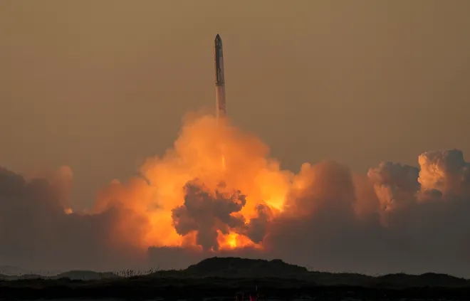दूसरे उड़ान परीक्षण में Booster सेपरेशन के बाद Elon Musk के SpaceX Starship Rocket में विस्फोट