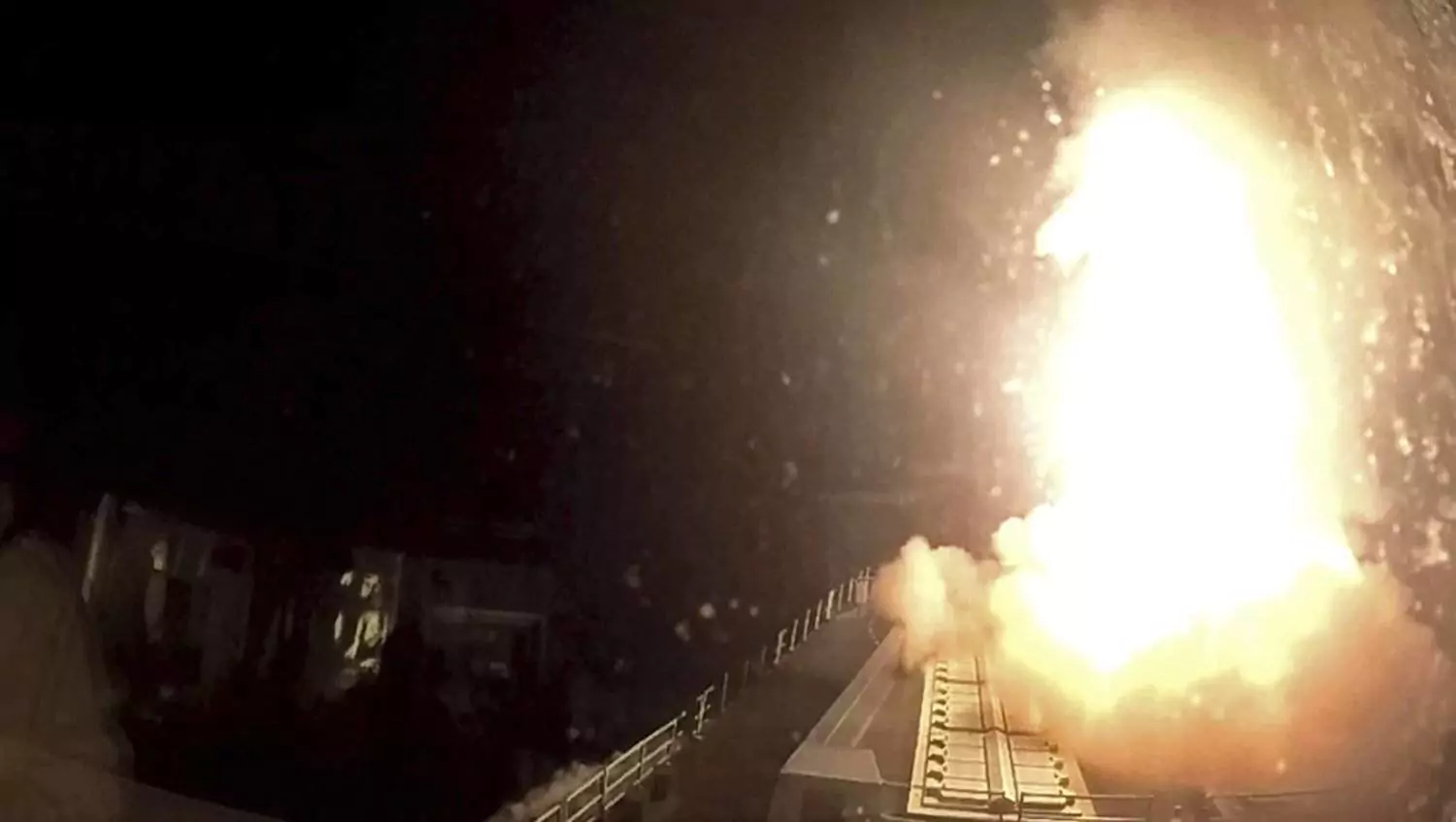 अमेरिकी सेना ने एक बार फिर यमन में हौथी विद्रोहियों पर ताबड़तोड़ मिसाइल हमले